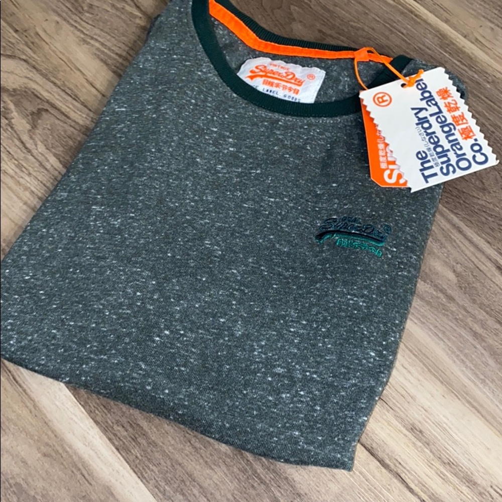 Men’s Green superdry tshirt